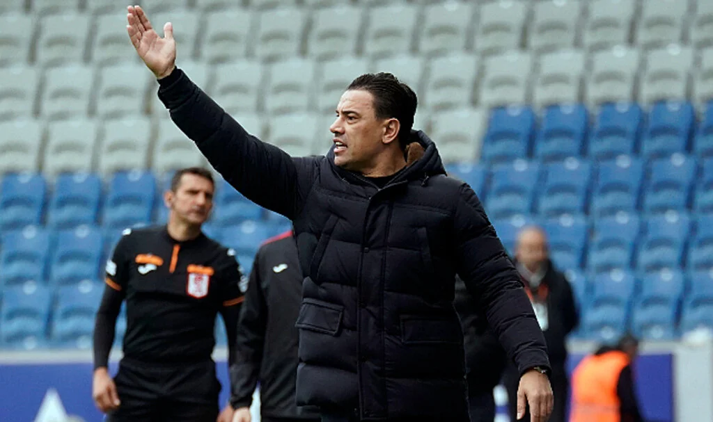 Başakşehir 'de Çağdaş Atan, Samsunspor karşılaşmasını değerlendirdi: 'Maçın kırılma anı kırmızı kart oldu'
