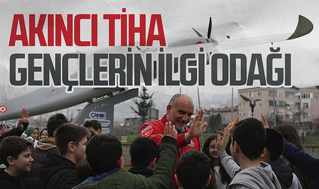 Bayraktar ailesi 'Akıncı TİHA'yı hediye etti