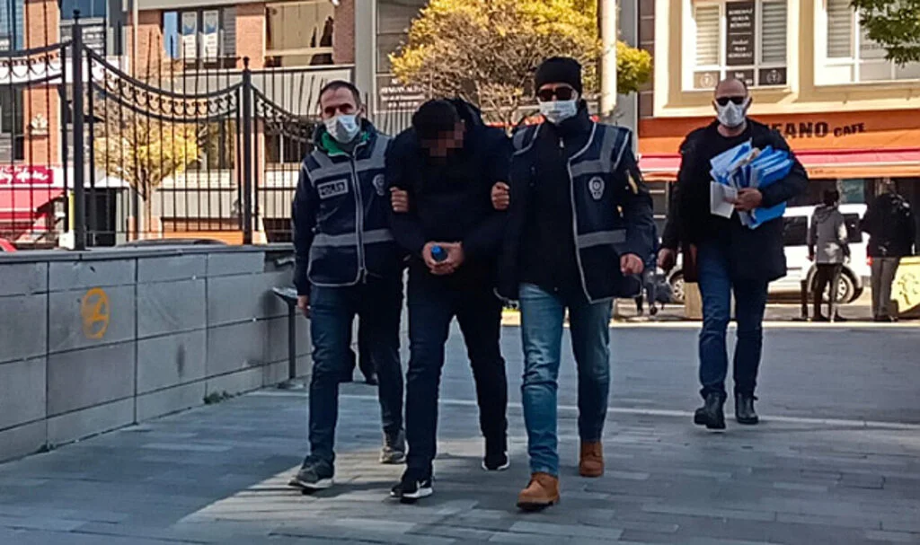 Çarşamba'da İftara Giden Komşusunun Evini Soyan Hırsız Yakalandı