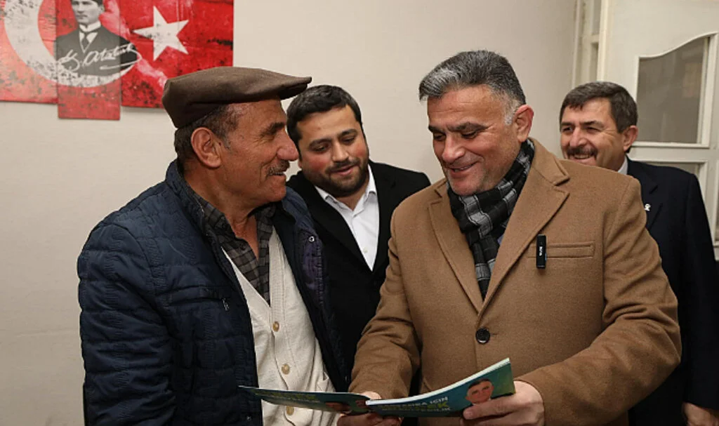 Çarşambalılar AK Parti Çarşamba Adayı Ender Gür'ü bağrına bastı
