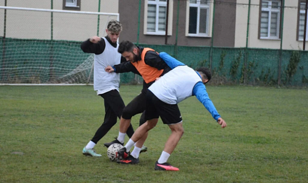 Çarşambaspor Lidere Hazırlanıyor