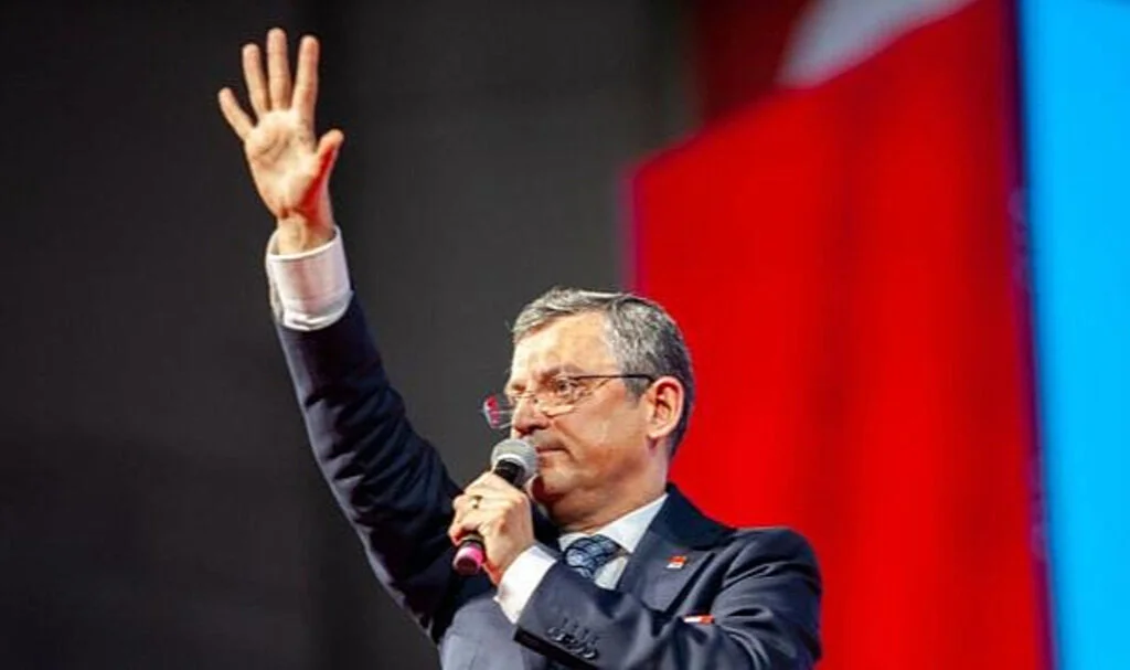 CHP Genel Başkanı Özgür Özel: "Türkiye'yi Sevenlerden Oy İstiyoruz"