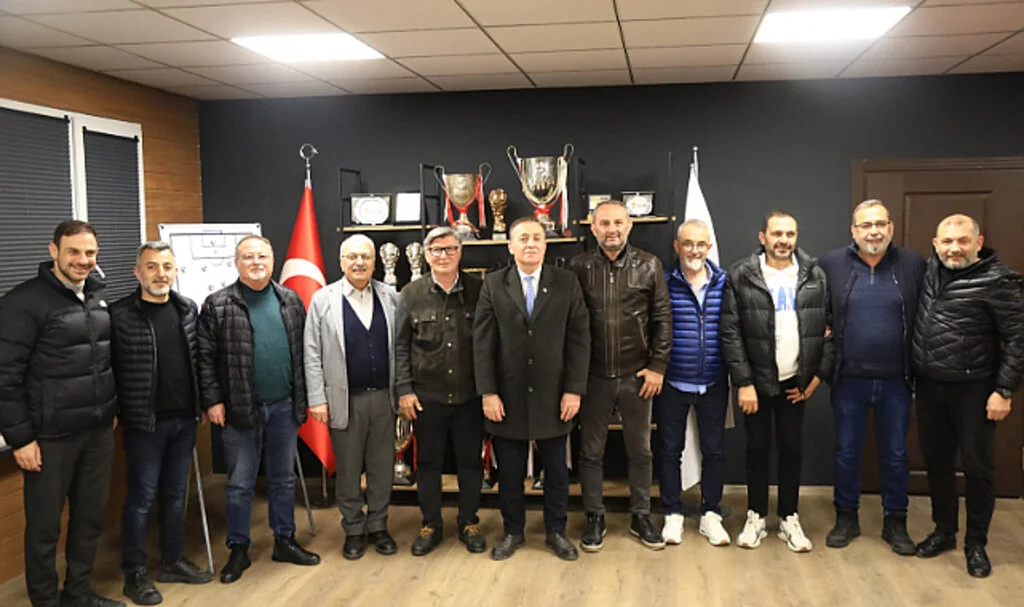  CHP Samsun Büyükşehir Adayı Cevat Öncü Kadıköyspor'da projelerini anlattı