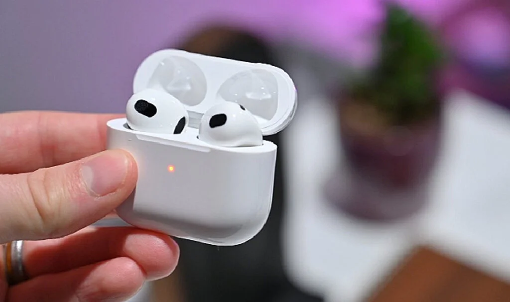 Çin'den Yeni Bir Atılım: Ekranlı AirPods Gerçek mi? İşte Detaylar!
