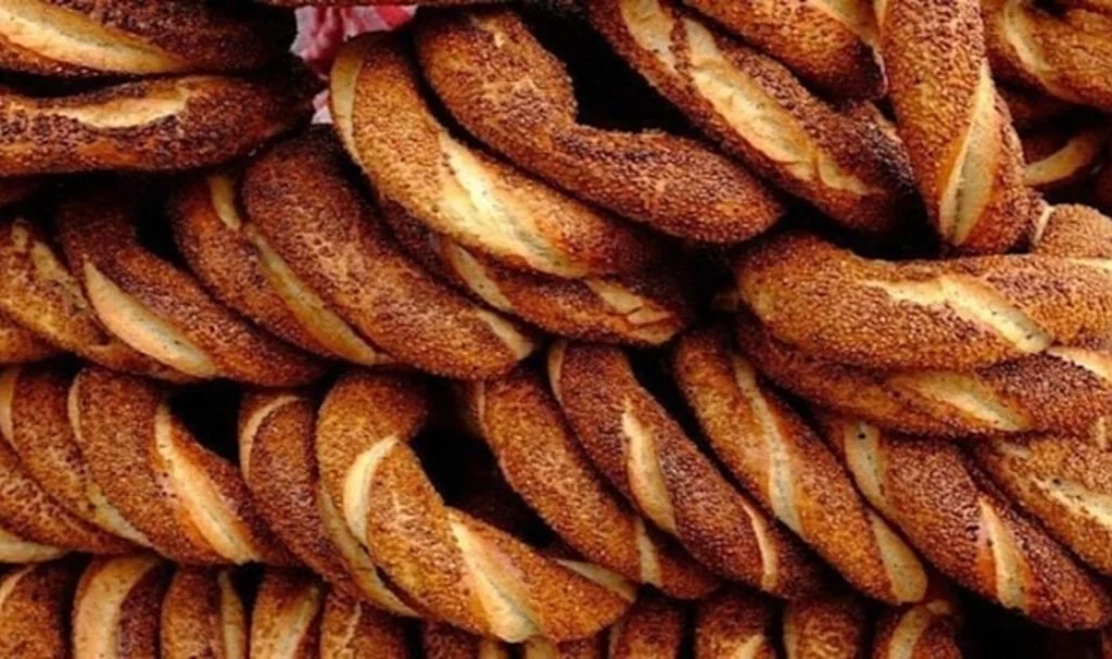 Çorum'da Simit Yerken Boğulan Genç Kız Yoğun Bakıma Alındı