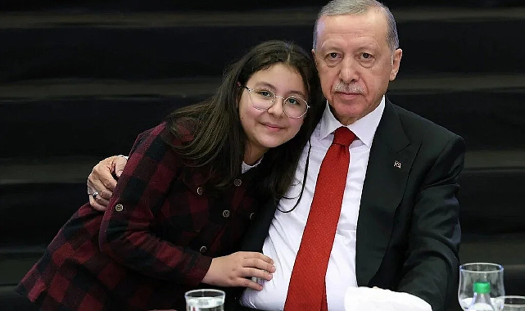 Cumhurbaşkanı Erdoğan'dan Tatil Müjdesi: Ramazan Bayramı 9 Gün Olacak