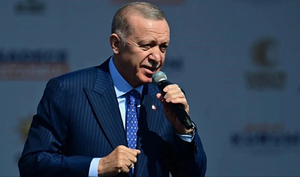 Cumhurbaşkanı Erdoğan, İBB Başkanı İmamoğlu'na Sert Sözlerle Yüklendi: "İstanbul 30 Yıl Geriye Gitti"