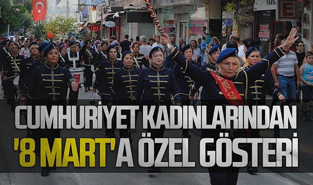 Cumhuriyet Kadınları Bandosu'ndan '8 Mart'a özel gösteri
