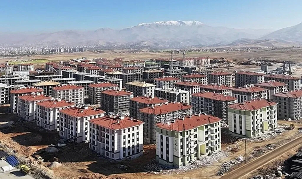 Deprem bölgesinde​​​​​​​ 30.697 Konut İçin Kura Çekimi Yapılacak