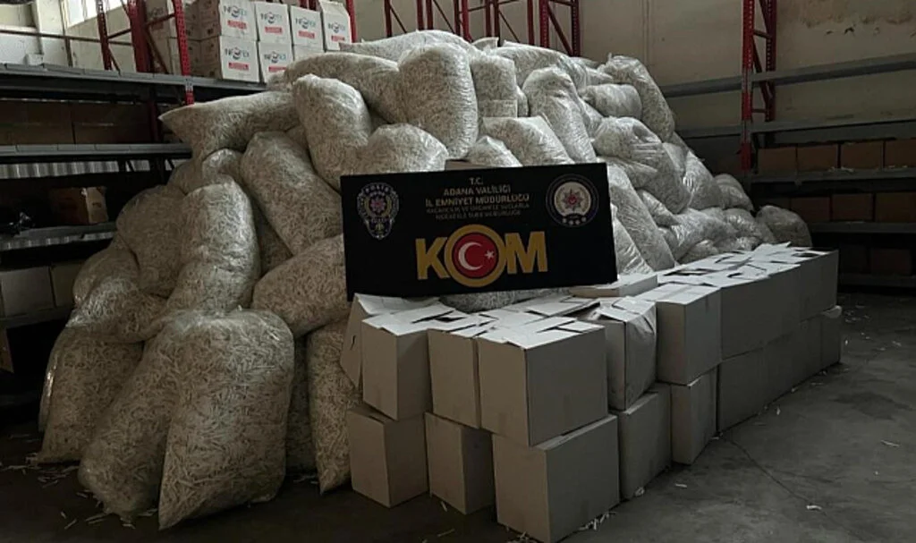 Dev Gümrük Kaçağı Operasyonu: 36 Milyon 250 Bin Makaron...
