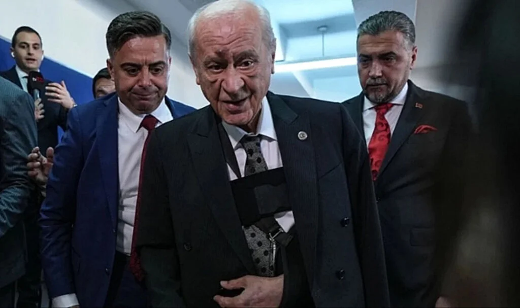 Devlet Bahçeli'nin Yüzündeki Morluklarının Nedeni Açıklandı