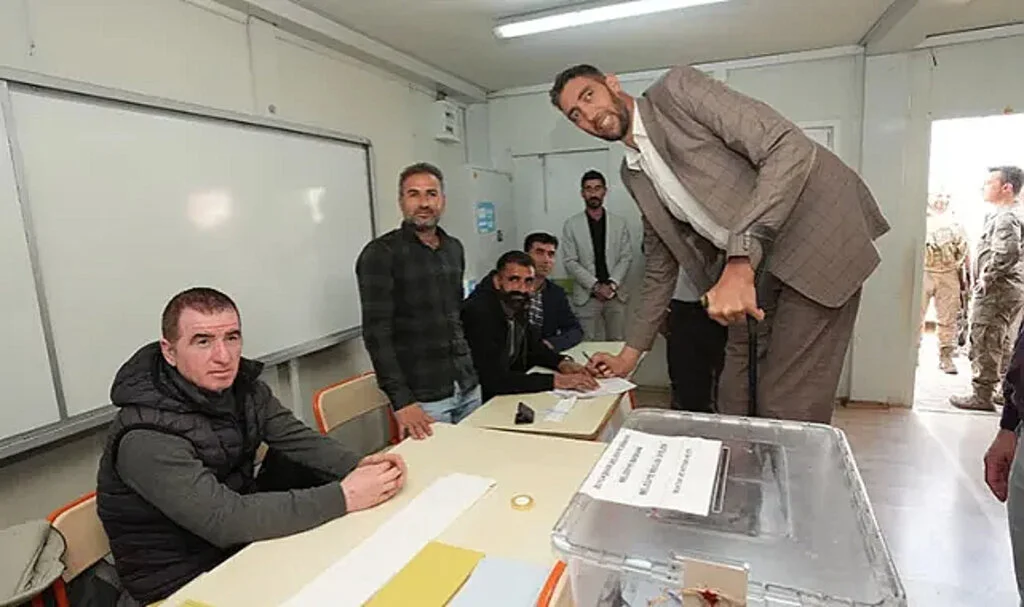 "Dünyanın En Uzun Adamı" Sultan Kösen, Oyunu Kullandı