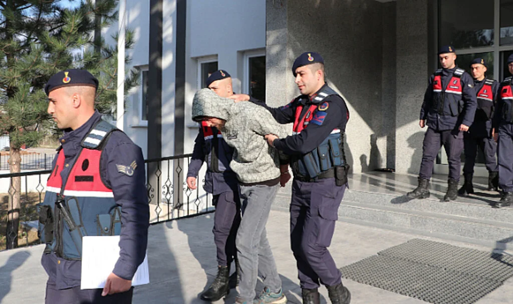'Dur' ihtarına uymayarak polisi şehit eden sürücü tutuklandı