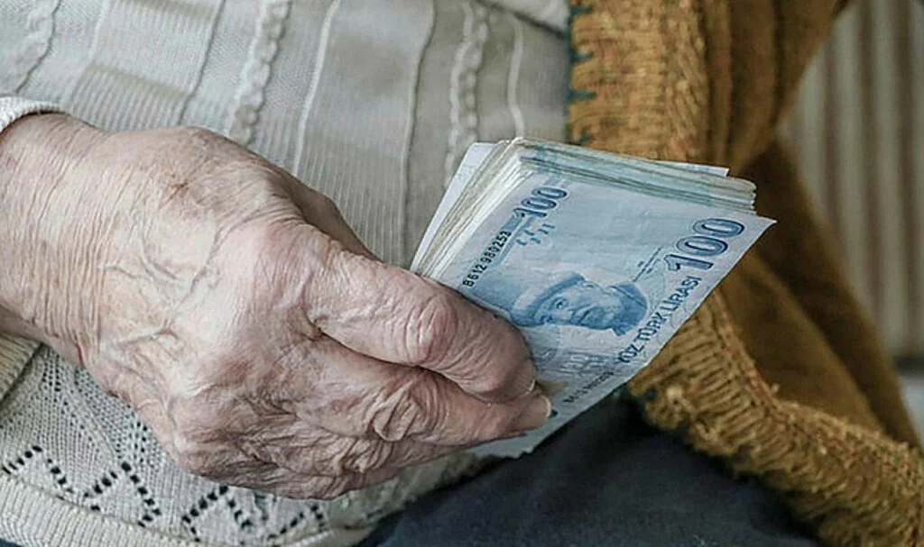 Emekli İkramiyesinde Artış Beklentisi: 10 Bin Lira mı Olacak?