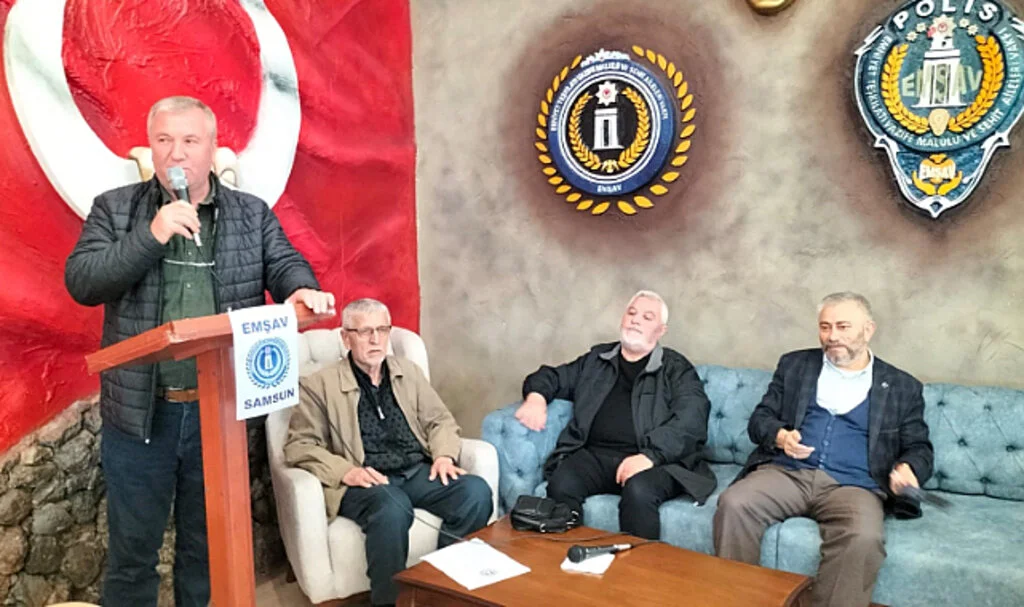 EMŞAV'dan şehitlere dua