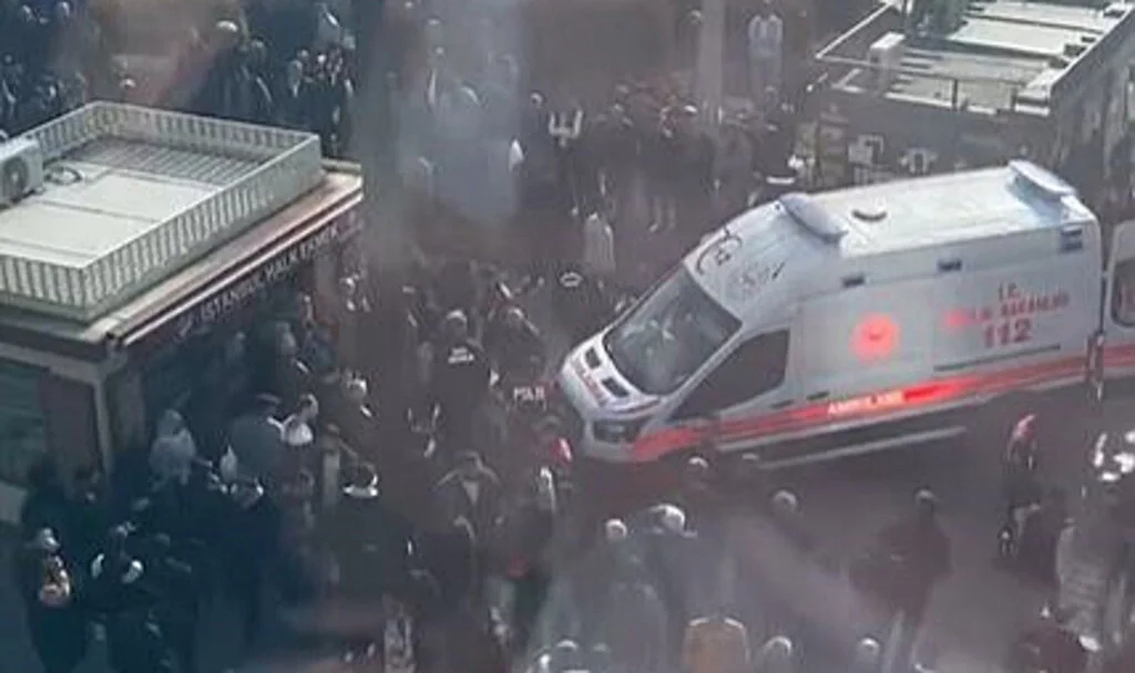 Esenyurt'ta husumetli gruplar arasındaki bıçaklı kavga! 1 ölü, 3 yaralı