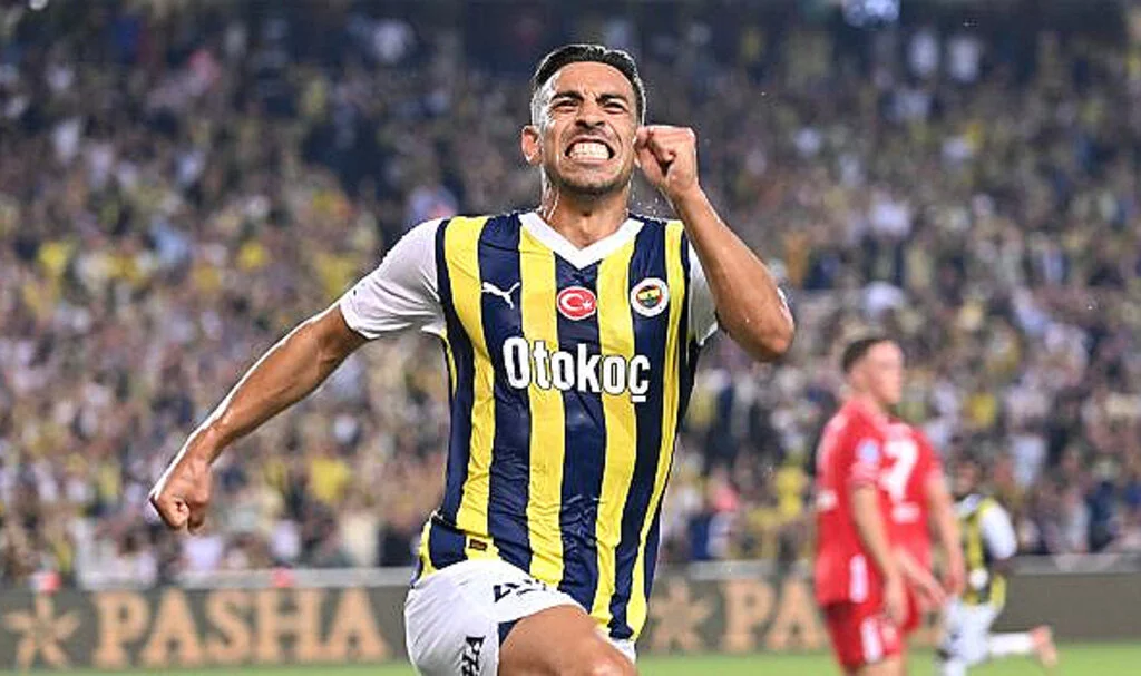Fenerbahçe'de İrfan Can Kahveci kariyer sezonunu yaşıyor