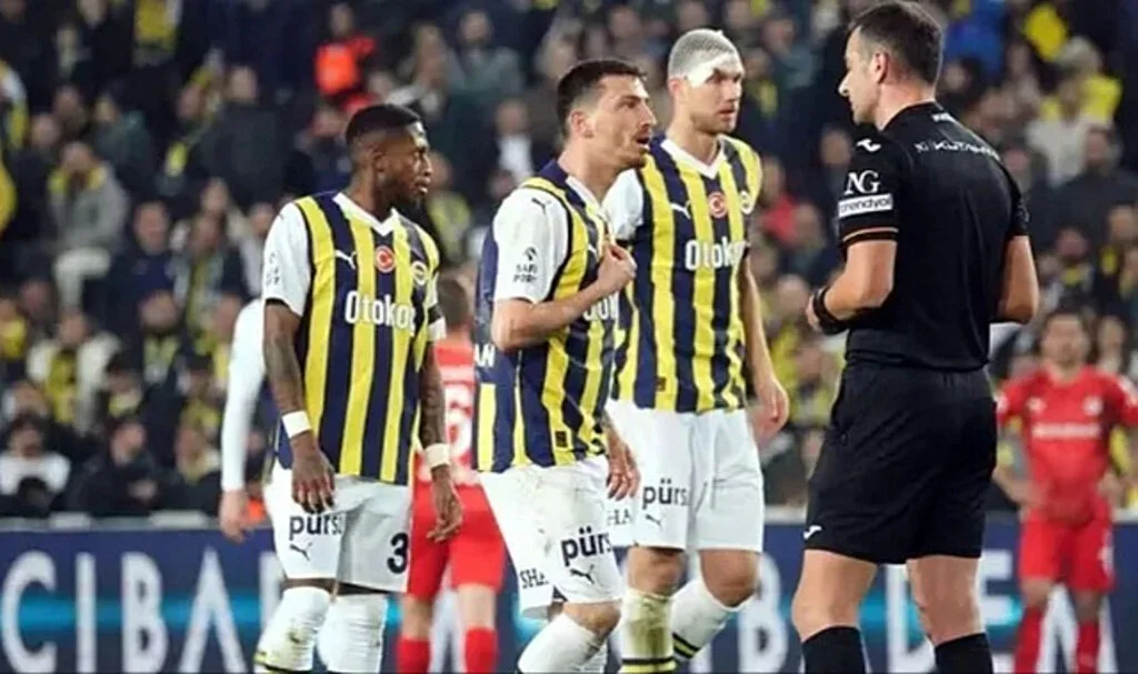 Fenerbahçe'de Mert Hakan Yandaş'tan hakeme tehdit: 'Dikkatli ol, buradan çıkamazsın!'