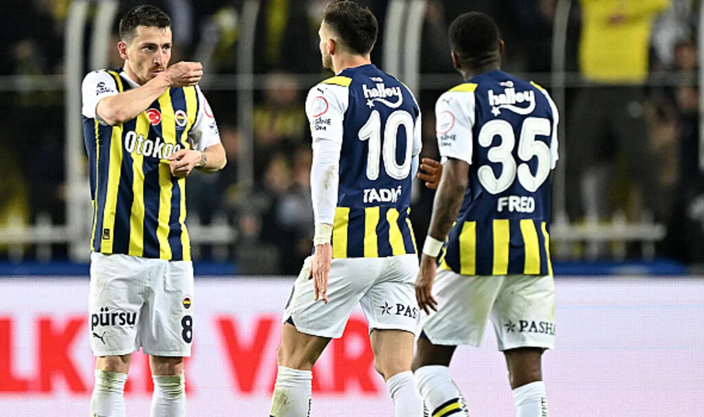Fenerbahçe ikinci yarıda güldü