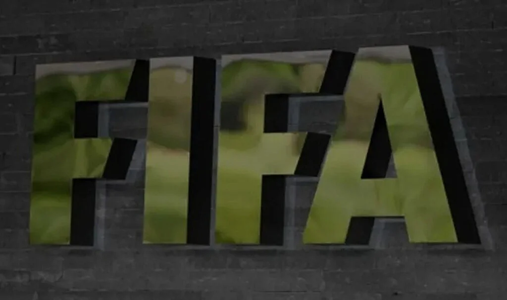 FIFA Başkanı Infantino'dan "Mavi Kart" Önerisine Karşı Çıkma: Kırmızı Kart Gösterildi