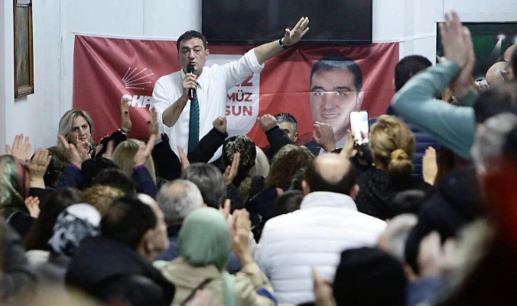 Fuat Köse, Şenlikoğlu'nun Mal Varlığını Açıklamasını İstiyor: 'Kafasını Kuma Gömdü!