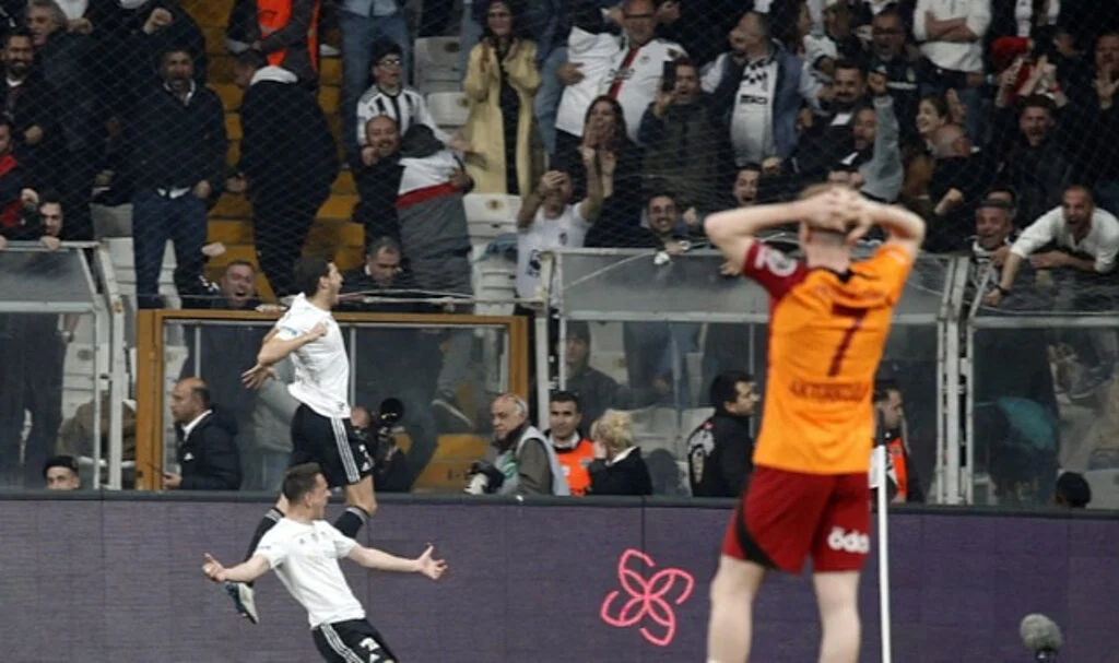 Galatasaray'ın Tüpraş Stadı'nda Beşiktaş Karşısındaki Zorlu Maçları