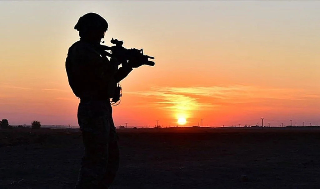 Irak'ın Kuzeyinde Pençe-Kilit Operasyonu: 2 PKK'lı Terörist Etkisiz Hale Getirildi