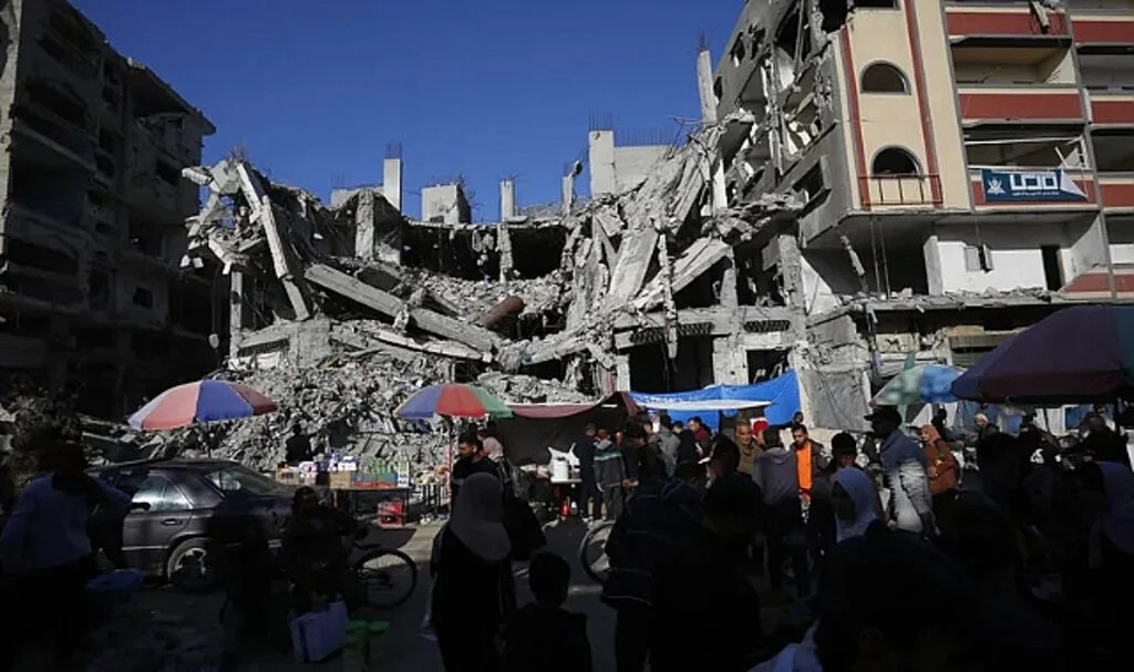 İsrail'in Gazze'ye Bomba Saldırısı: Çok Sayıda Filistinli Hayatını Kaybetti