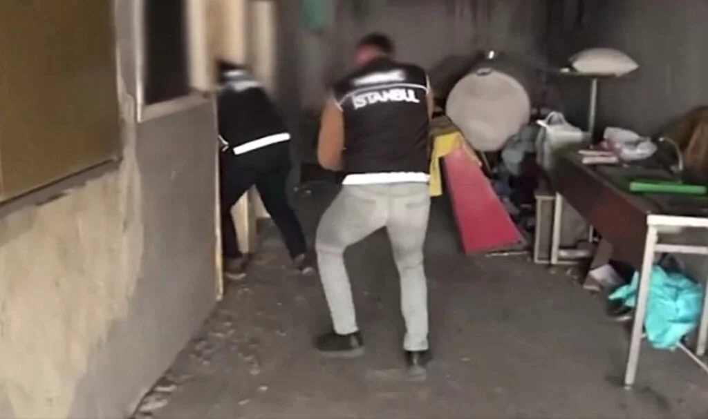 İstanbul'da Dev Uyuşturucu Operasyonu: 4.6 Ton Metamfetamin Ele Geçirildi!