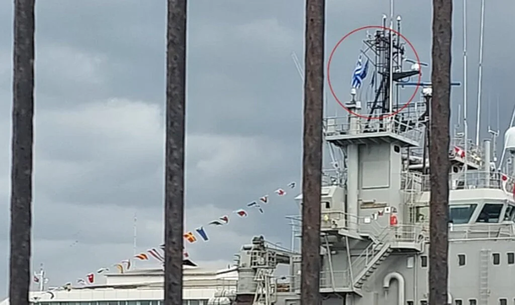 İzmir Limanı'na Gelen Yunan Gemisinin Türk Bayrağı Çekmedi