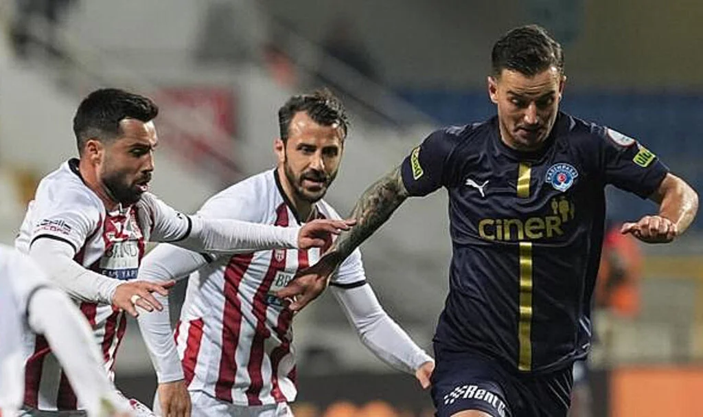 Kasımpaşa-Sivasspor maçı golsüz berabere