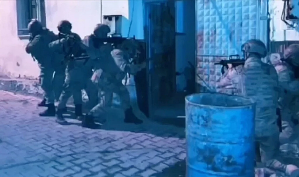 "Mahzen-11" Operasyonlarıyla 3 Organize Suç Örgütü Çökertildi: 18 Şüpheli Yakalandı