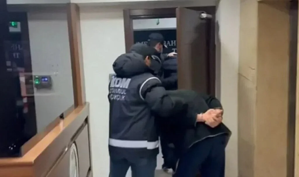 Mahzen-23 Operasyonu: Uluslararası Aranan 2 Kişi Yakalandı