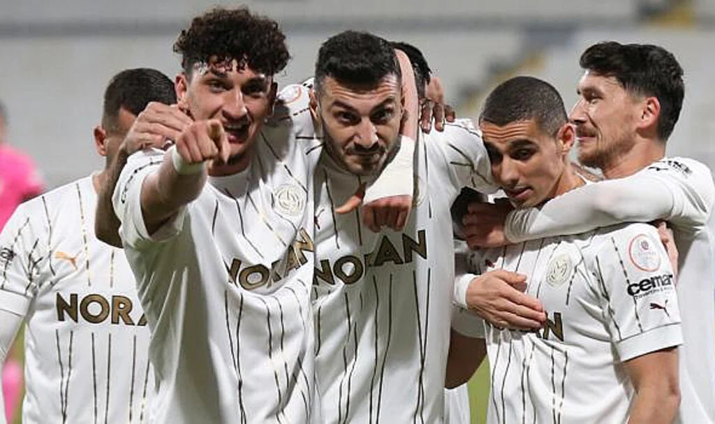 Manisa FK, Ümraniyespor'u 3-2 mağlup ederek 3 puanı aldı