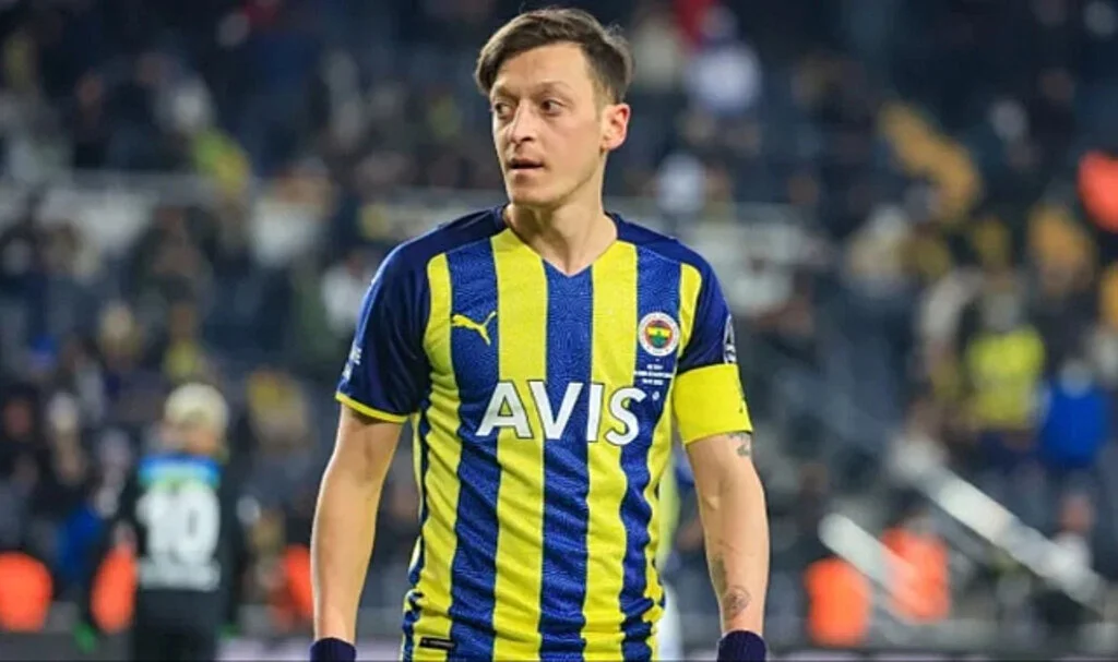 Mesut Özil'in Etkileyici Değişimi Herkesi Şaşırttı