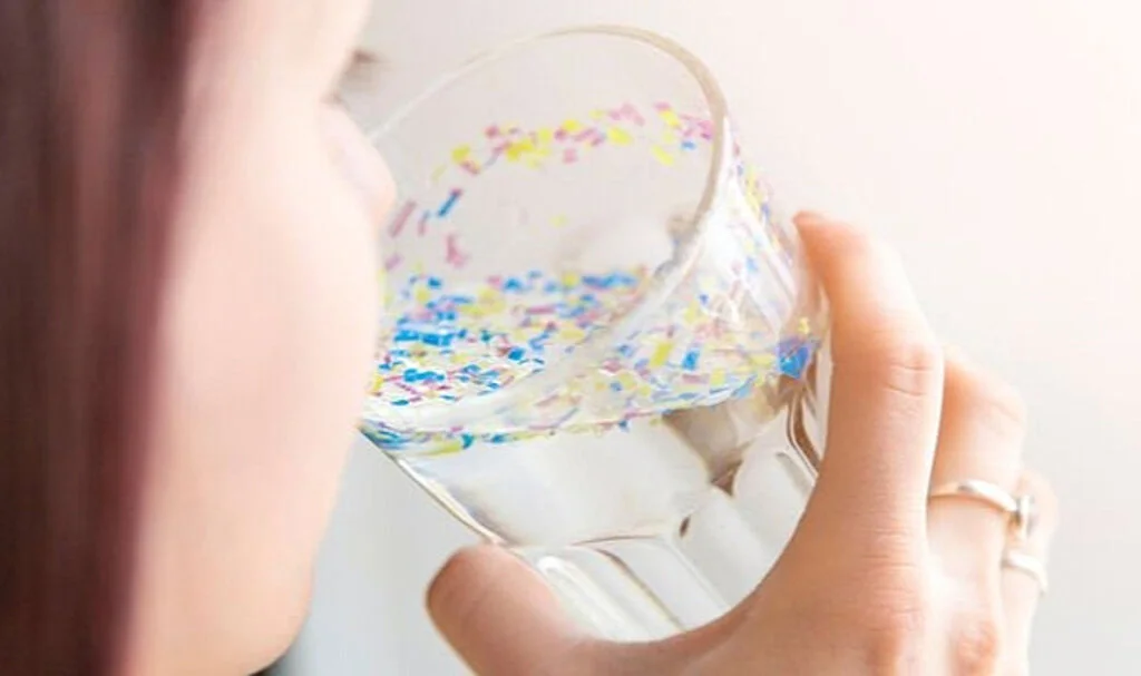 "Mikroplastiklerin Sağlığımıza Zararları: Tehdit Altında Olabilir miyiz?"
