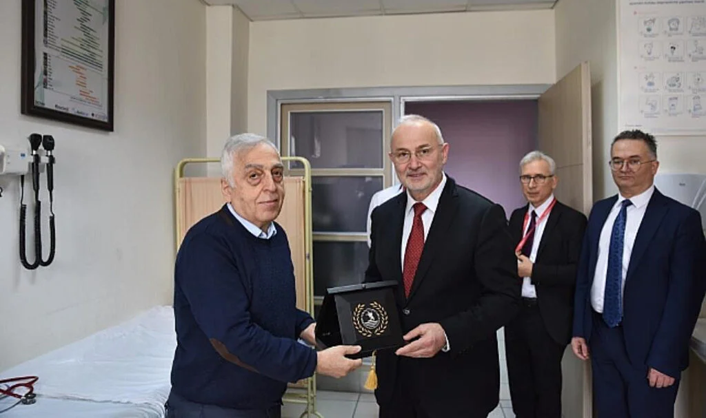 OMÜ Rektörü Ünal, Tıp Bayramı'nda Hekimlere Teşekkür Etti