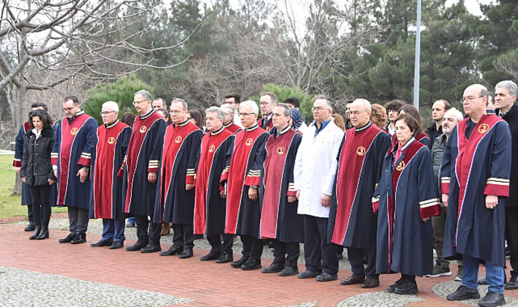 OMÜ Tıp Fakültesi Dekanı Prof. Dr. Cengiz Çokluk:  “Tıp mesleği şefkatin, fedakarlığın ve adanmışlığın sembolüdür”