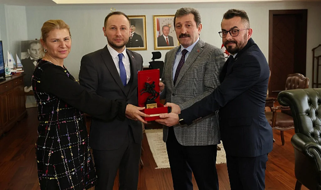 Öz Sağlık Sen'den, Samsun Valisi Orhan Tavlı'ya Nezaket Ziyareti