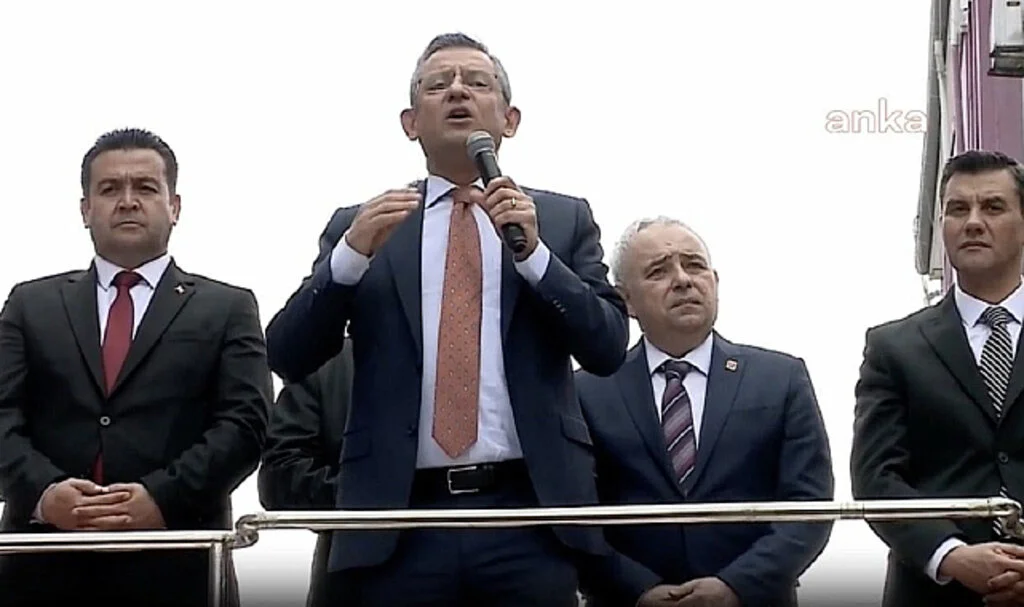 Özgür Özel: Bedelli askerlik yapan bize oy vermesin