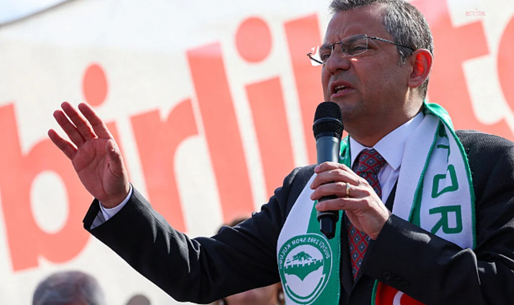 Özgür Özel'den Emeklilere: "Kaybettiğiniz 5,5 Çeyrek Altını 31 Mart'ta Sandıkta Arayacaksınız"