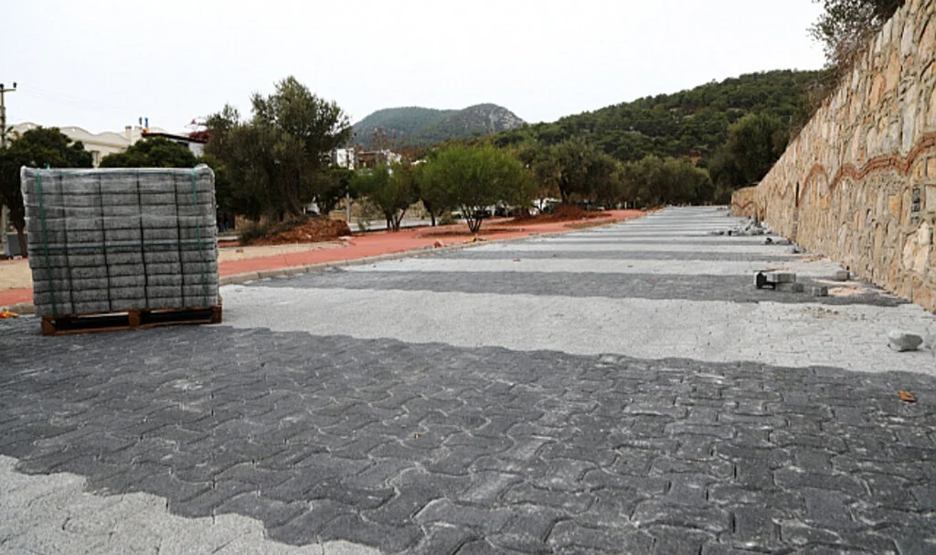 Parke Taşı Yol Yaptırılacaktır