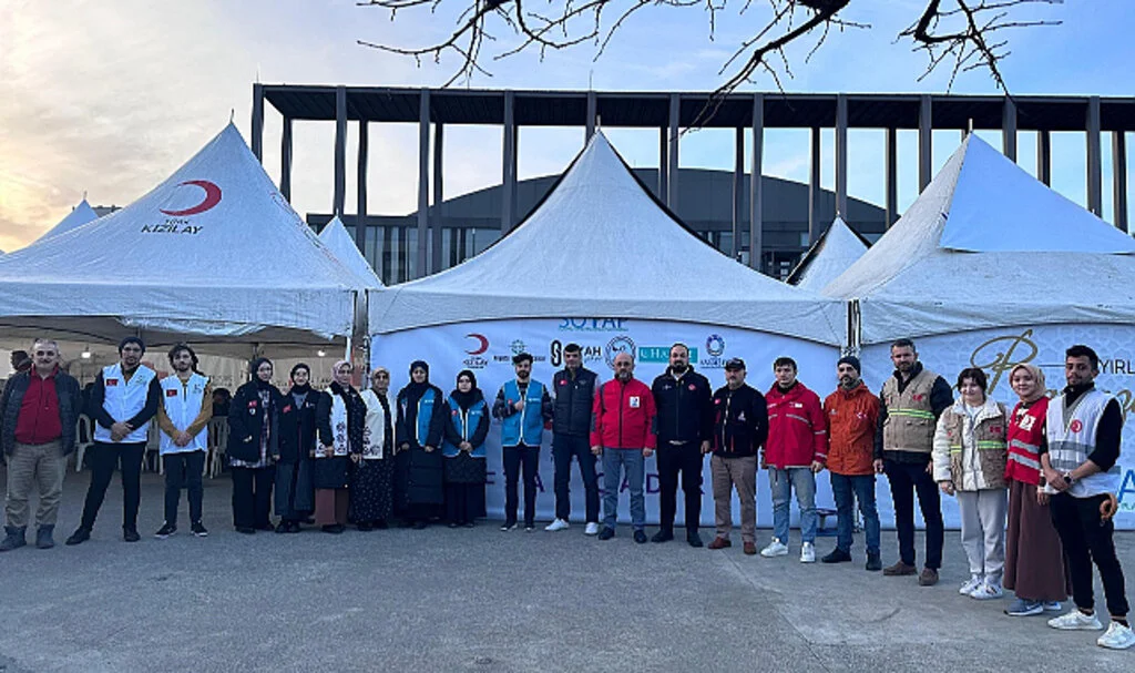Ramazanda Dayanışma Köprüsü: Samsun'da İftar Çadırları