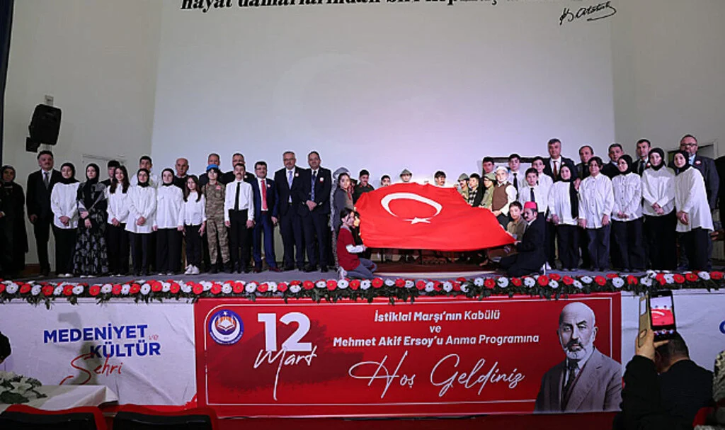 Samsun Bafra'da Coşkulu İstiklal Marşı ve Mehmet Akif Ersoy Anma Günü Kutlaması