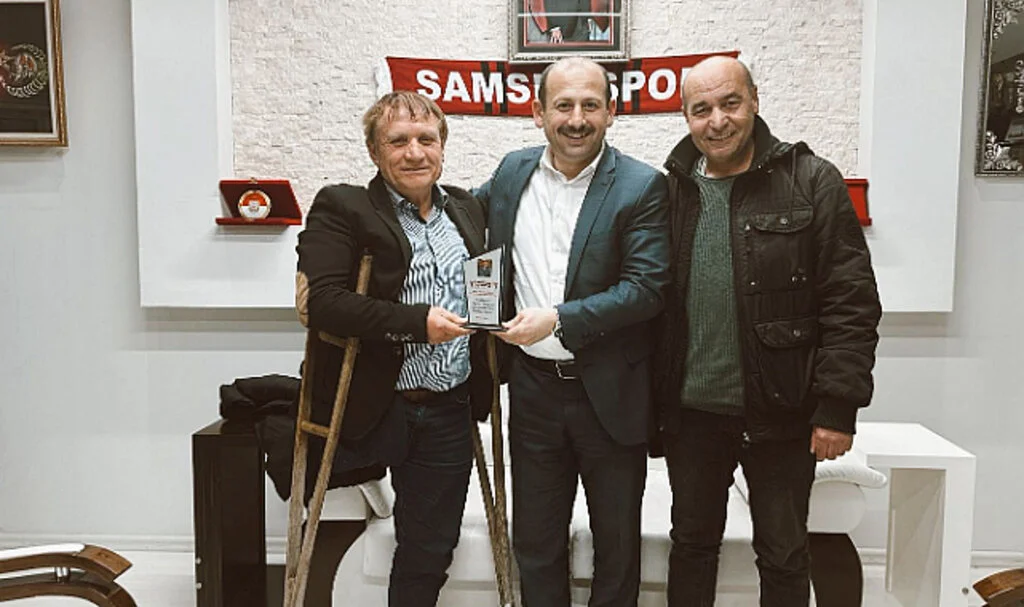  Samsun BESK'ten Dereci'ye plaket