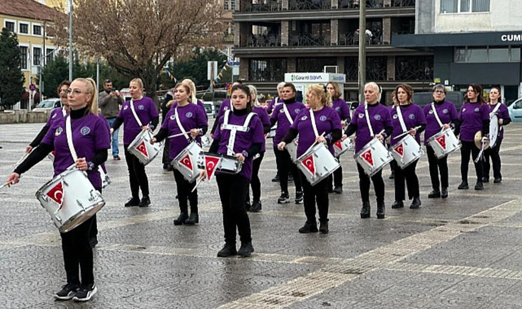 Samsun Cumhuriyet Kadınları Bando Takımı'ndan Etkileyici Gösteri: "Benim Adım Kadın"