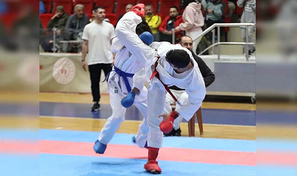 Samsun'da Gençler Karate Türkiye Birinciliği Heyecanı Sürüyor