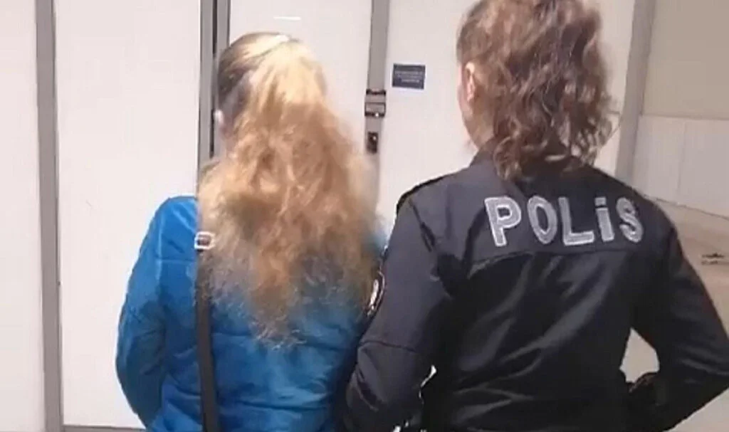Samsun'da hırsızlıktan 14 yıl 10 ay cezası bulunan kadın yakalandı