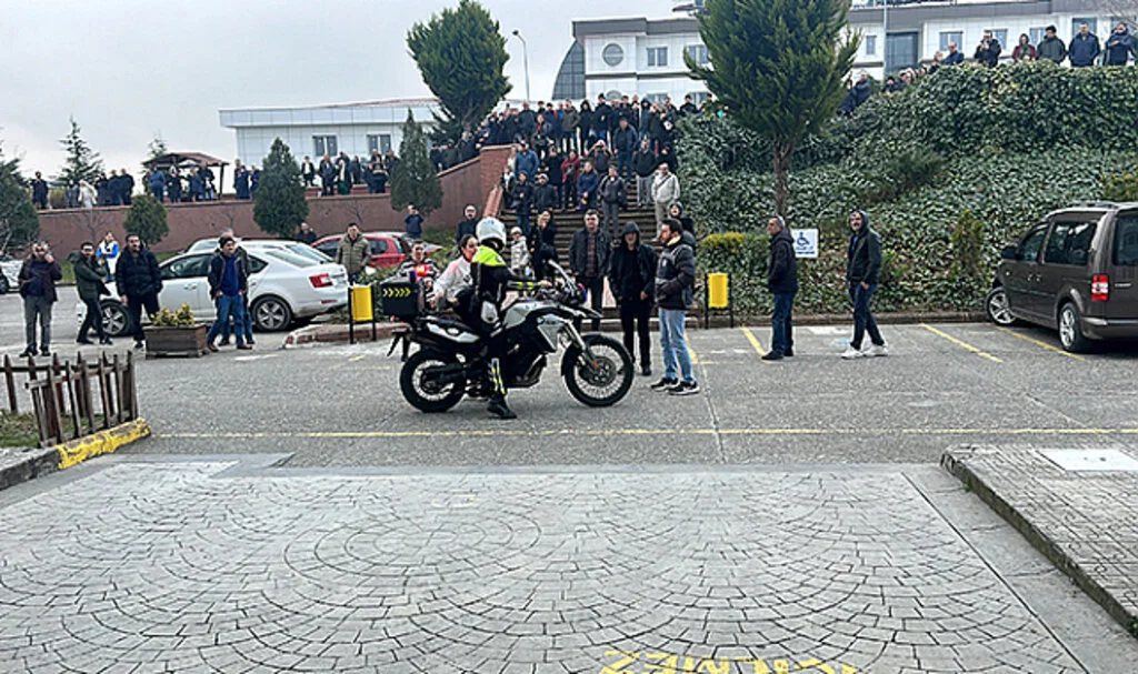 Samsun'da Motosikletli Polislerden Öğrencilere, MSÜ Sınavına Yetiştirme Kahramanlığı