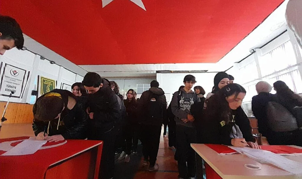Samsun​​​​​​​'da Öğrencilerin Kaleme Aldığı Mektup Genelkurmay Başkanı'na Ulaştırılacak